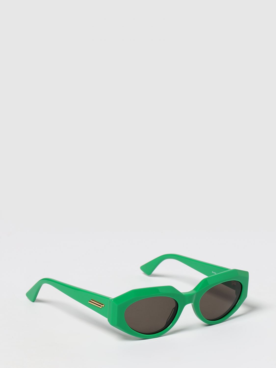 woman's sunglasses