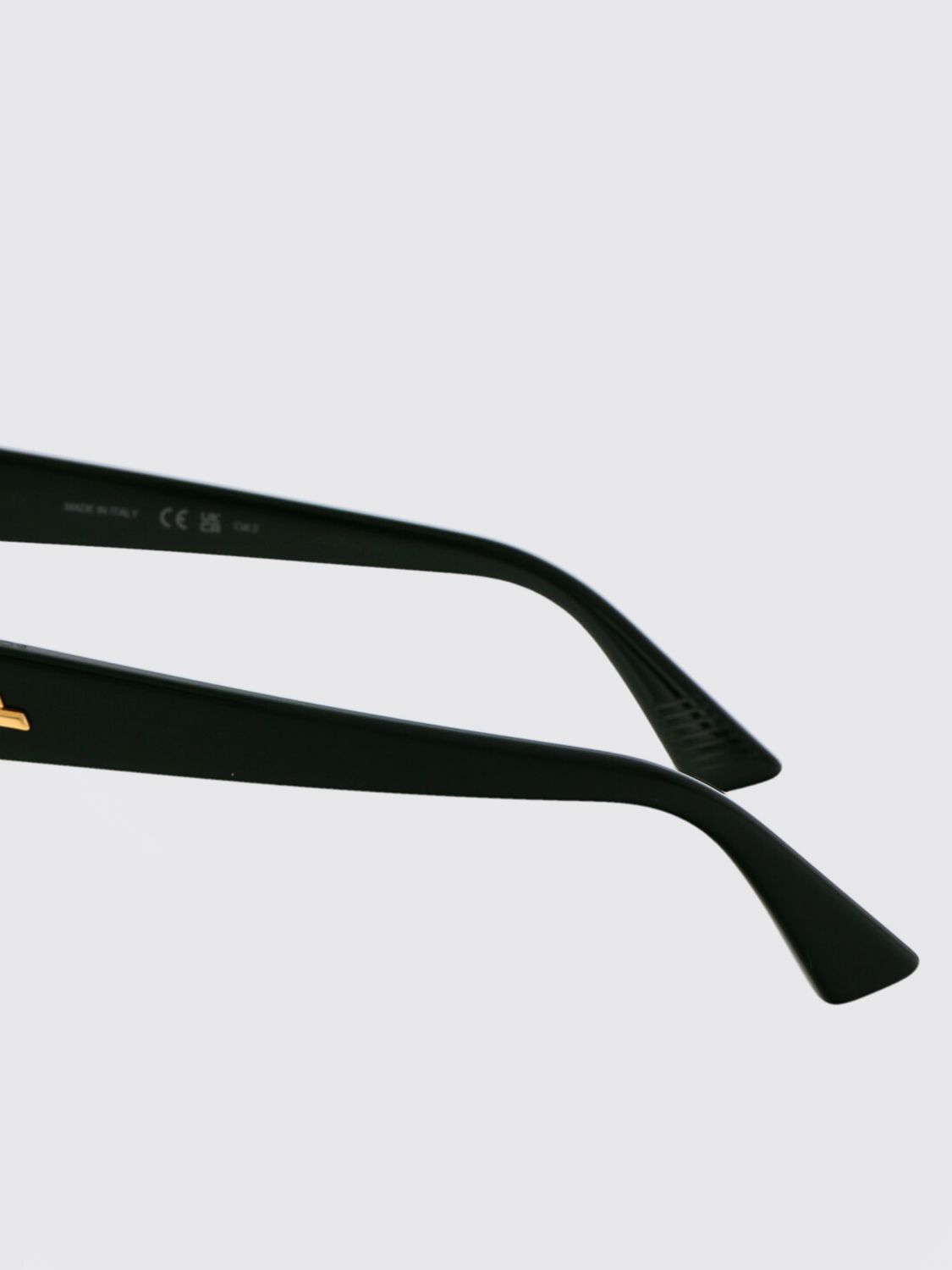 woman's sunglasses