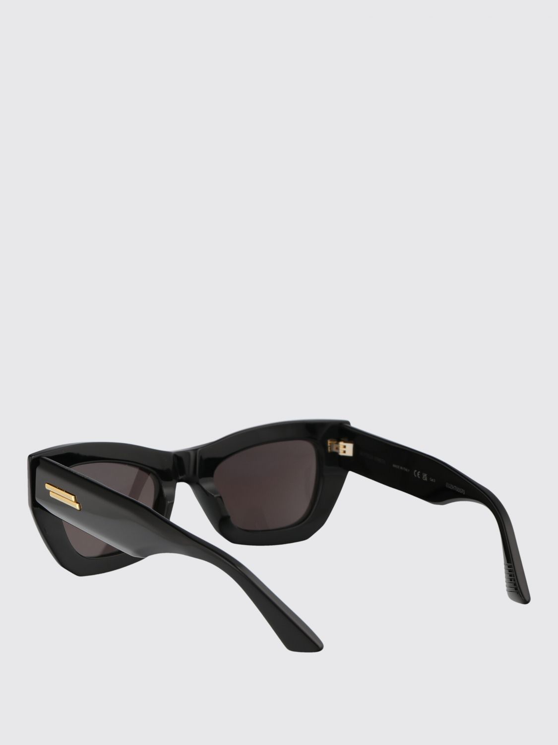 woman's sunglasses