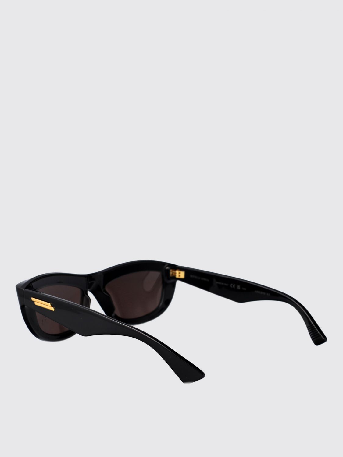 woman's sunglasses