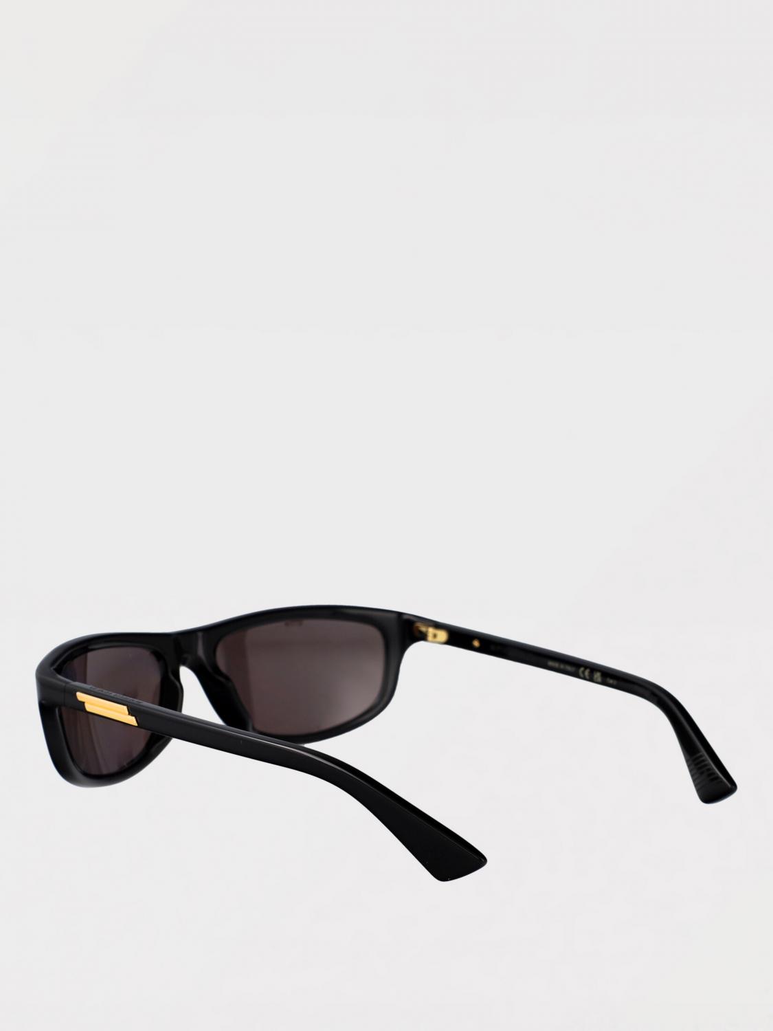 woman's sunglasses