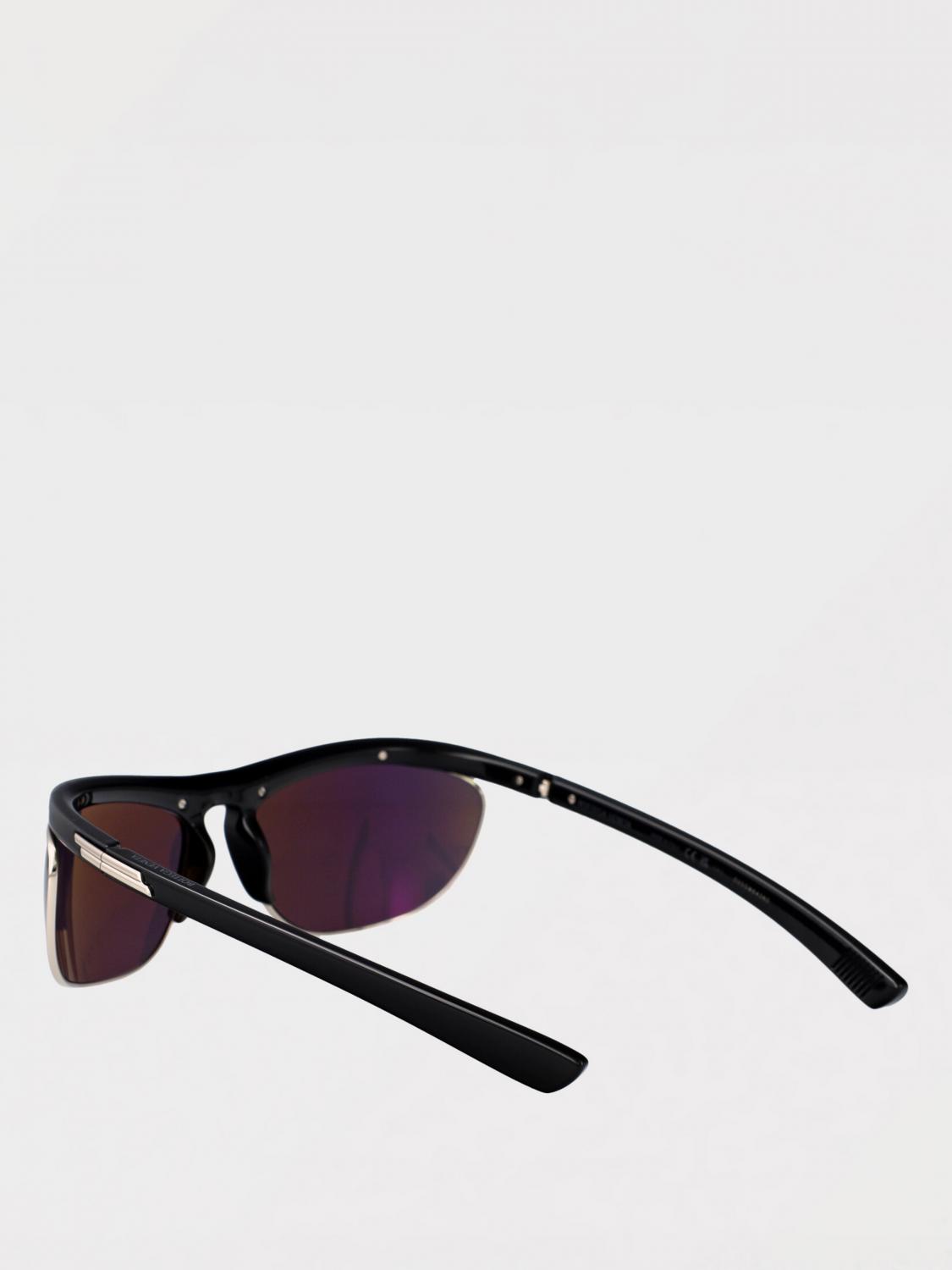 woman's sunglasses