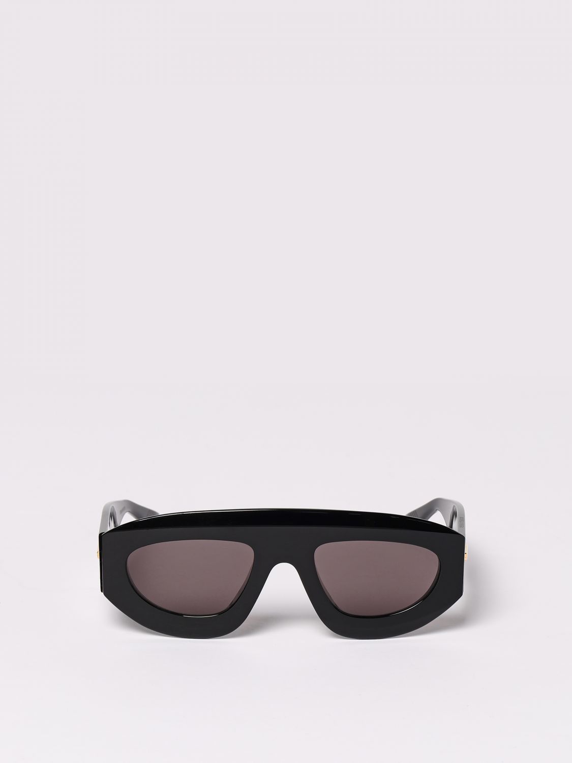 woman's sunglasses