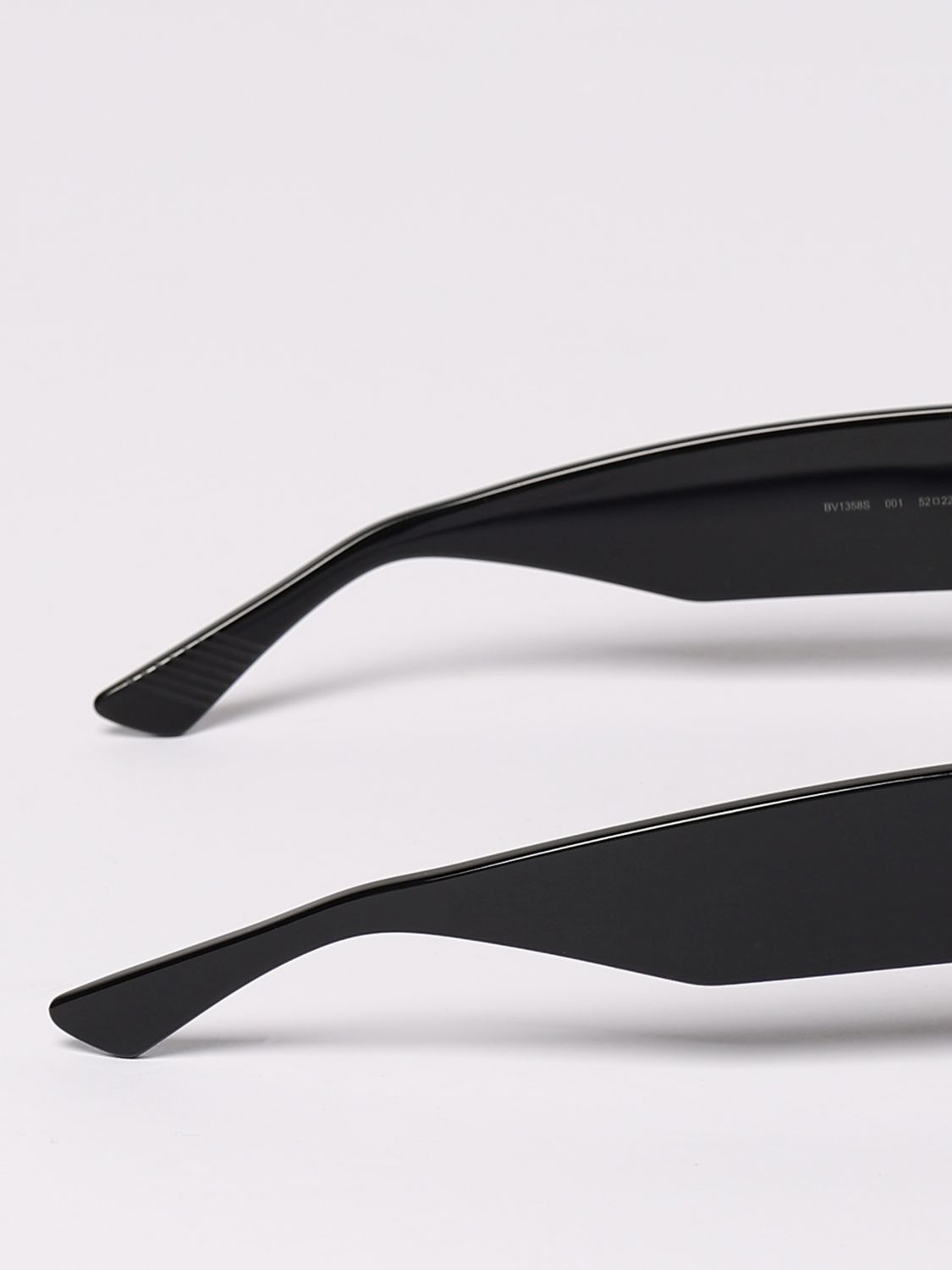 woman's sunglasses