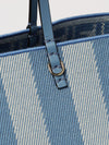 woman's tote bag