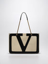woman's shoulder bag