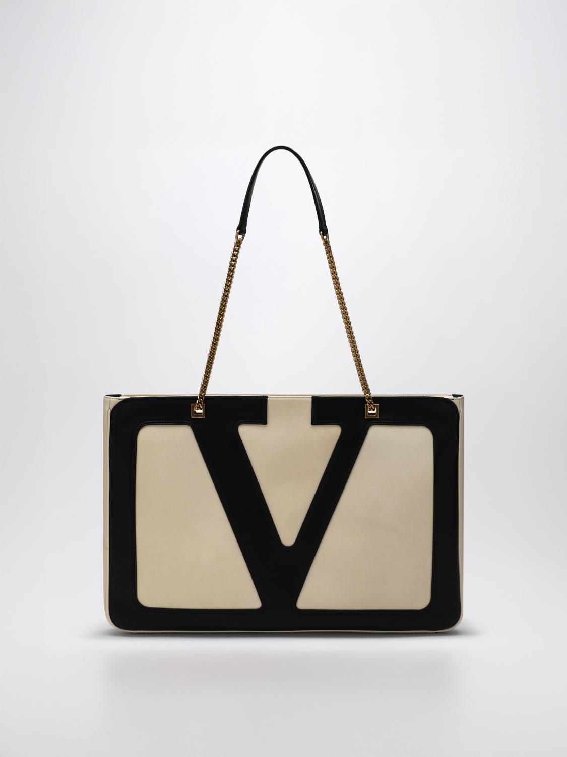 woman's shoulder bag