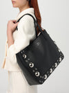 woman's tote bag