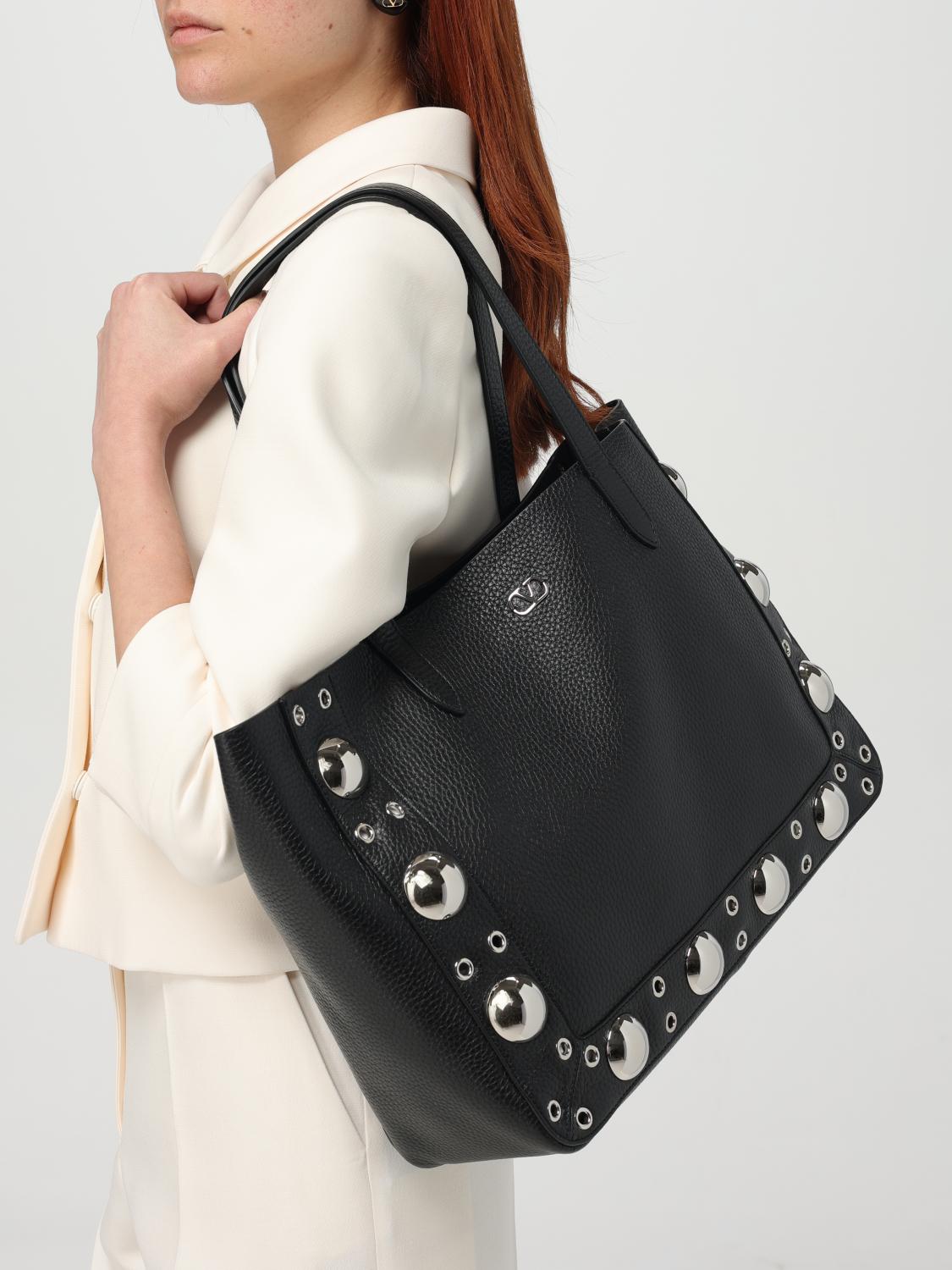 woman's tote bag