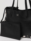 woman's tote bag