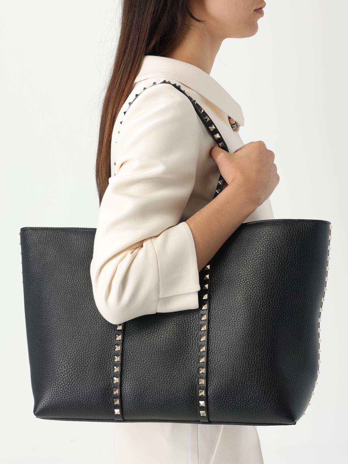 woman's shoulder bag
