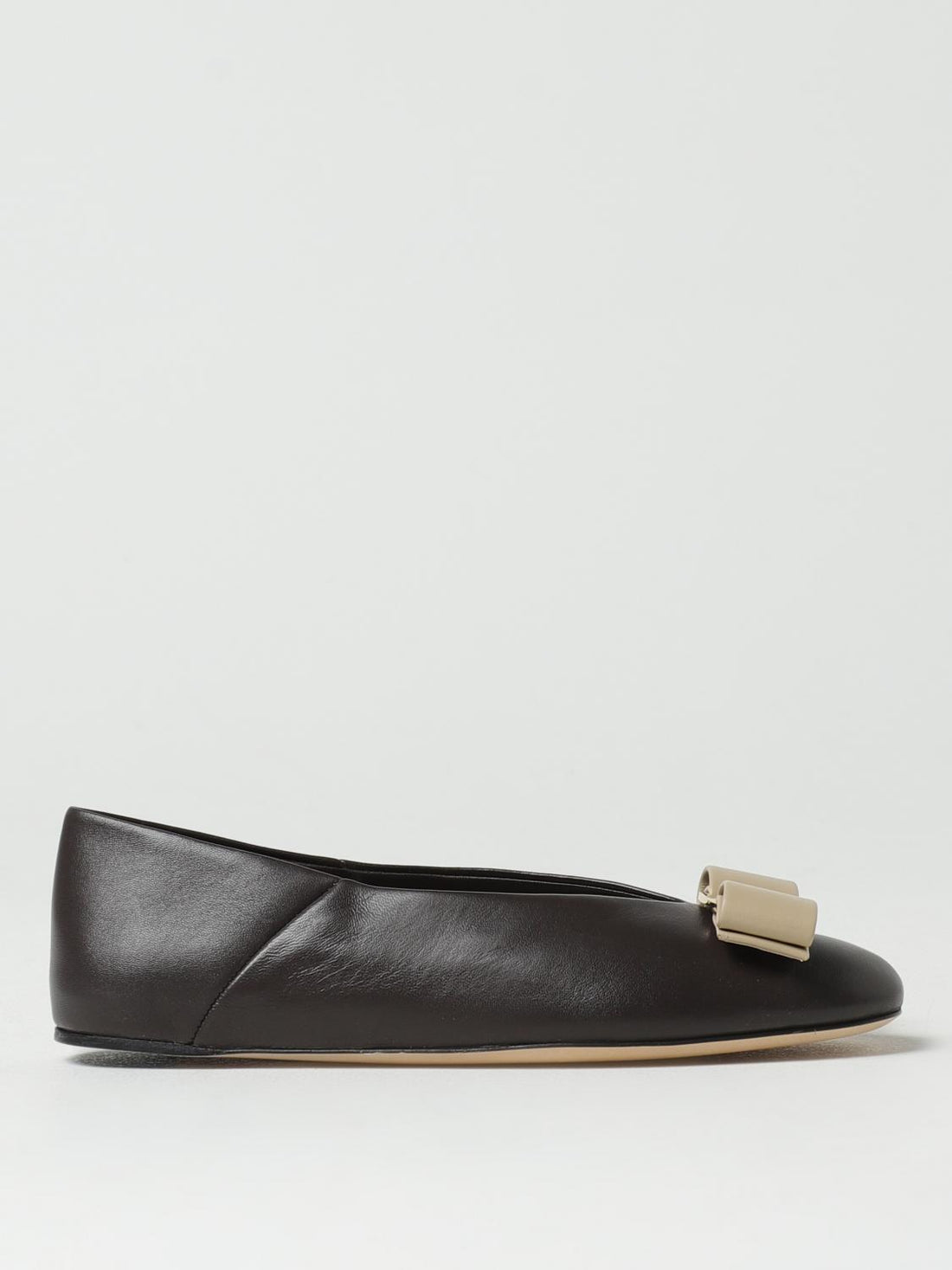 ferragamo-woman-s-ballet-flats-01i217-782100-grey