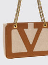 woman's shoulder bag