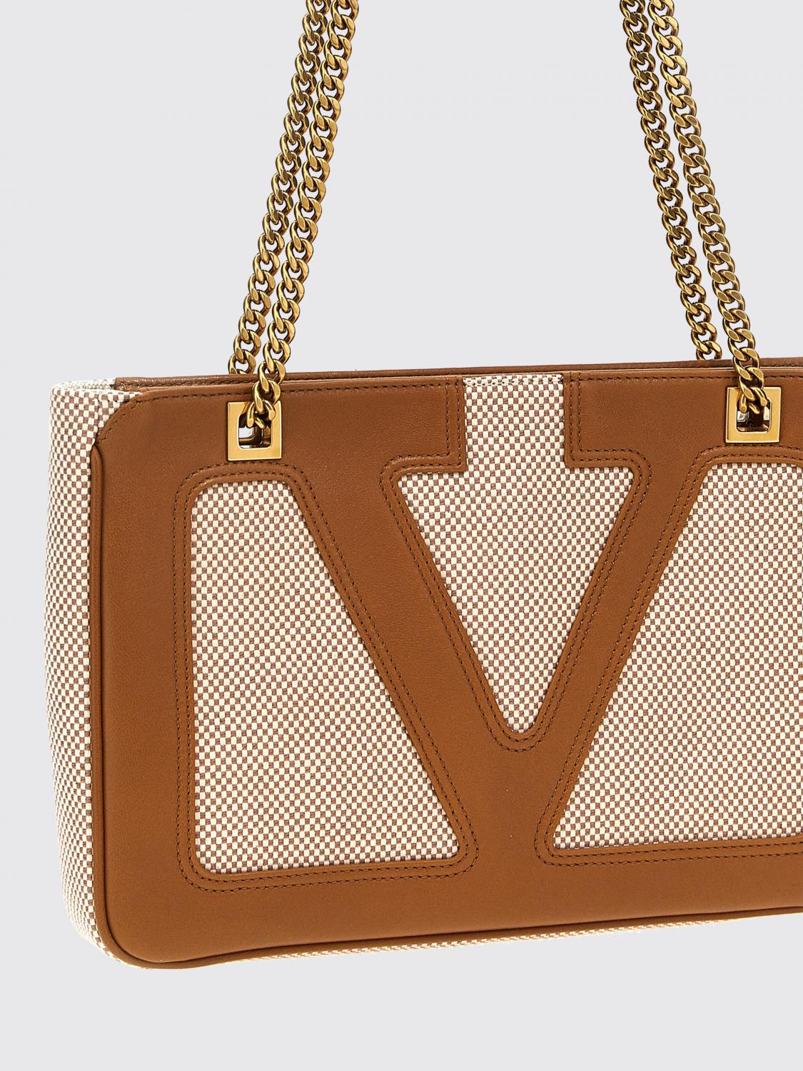 woman's shoulder bag