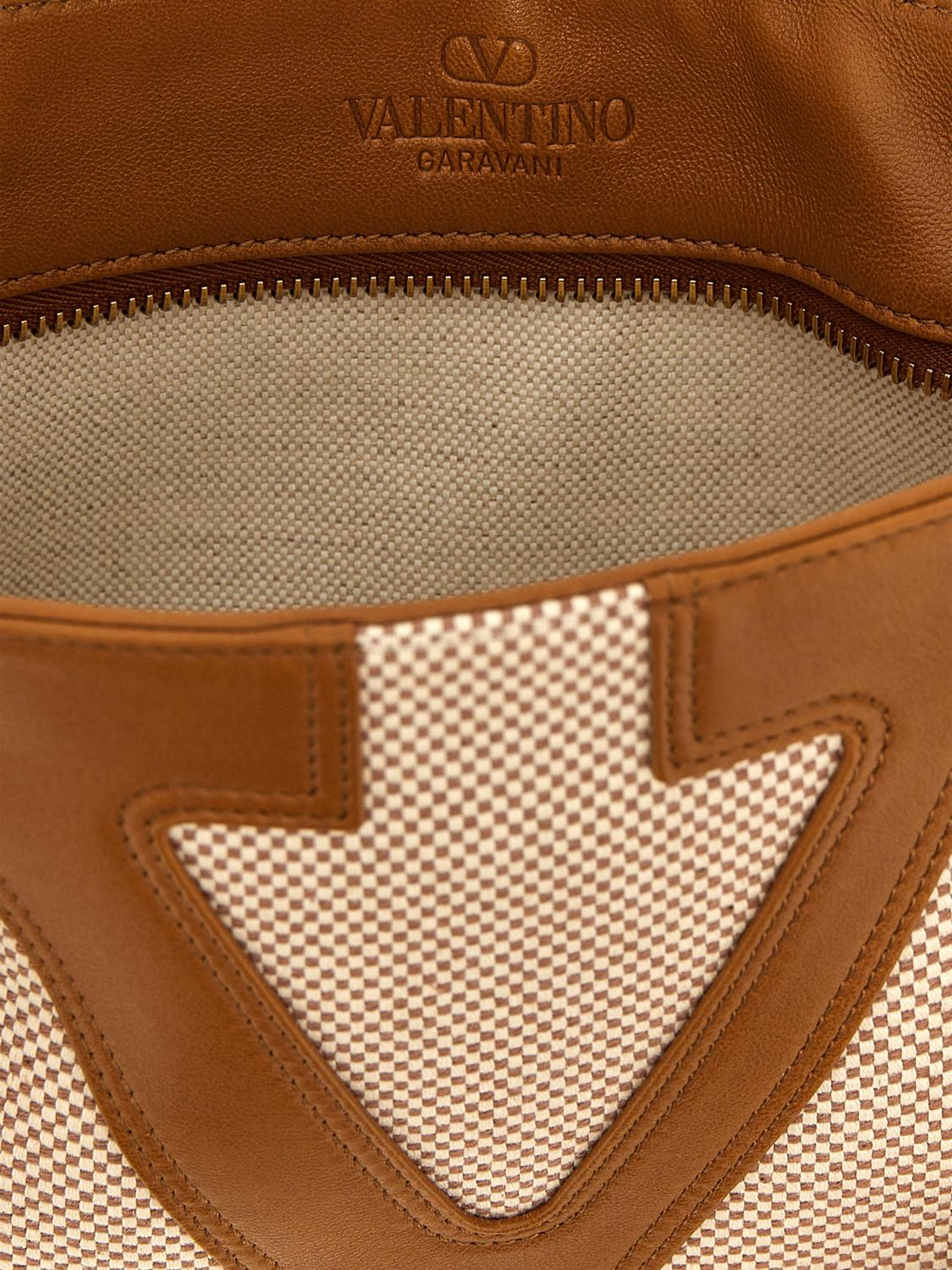 woman's shoulder bag