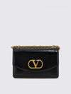 woman's shoulder bag