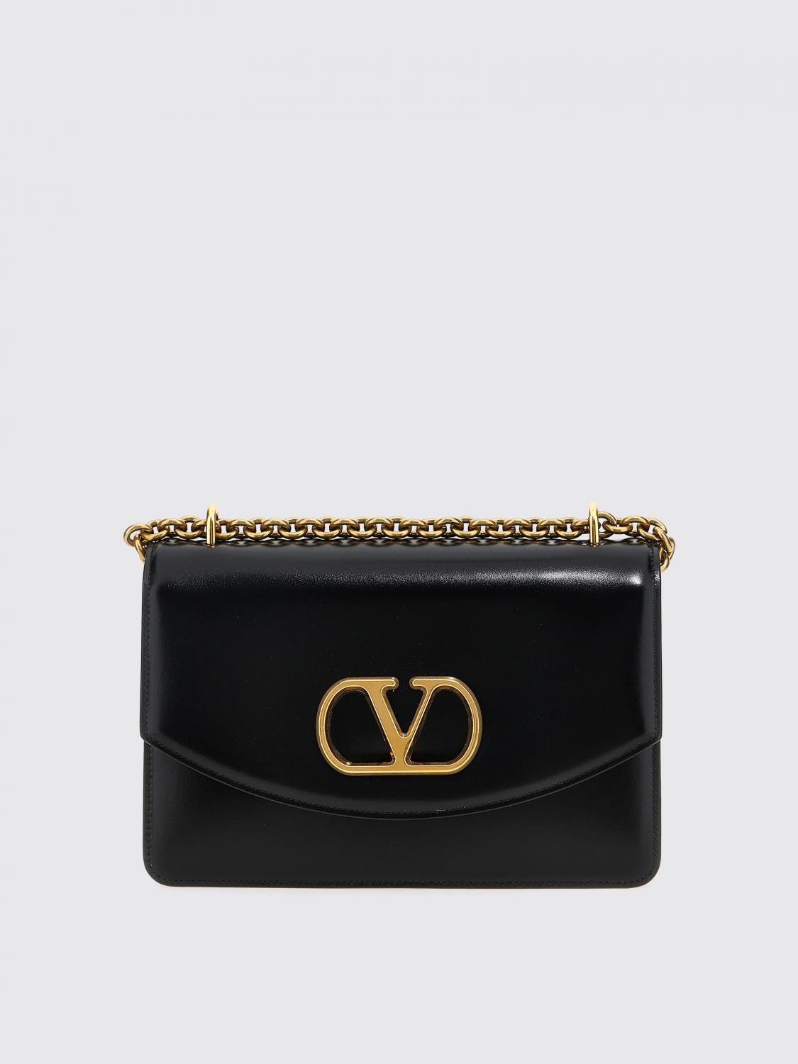 woman's shoulder bag