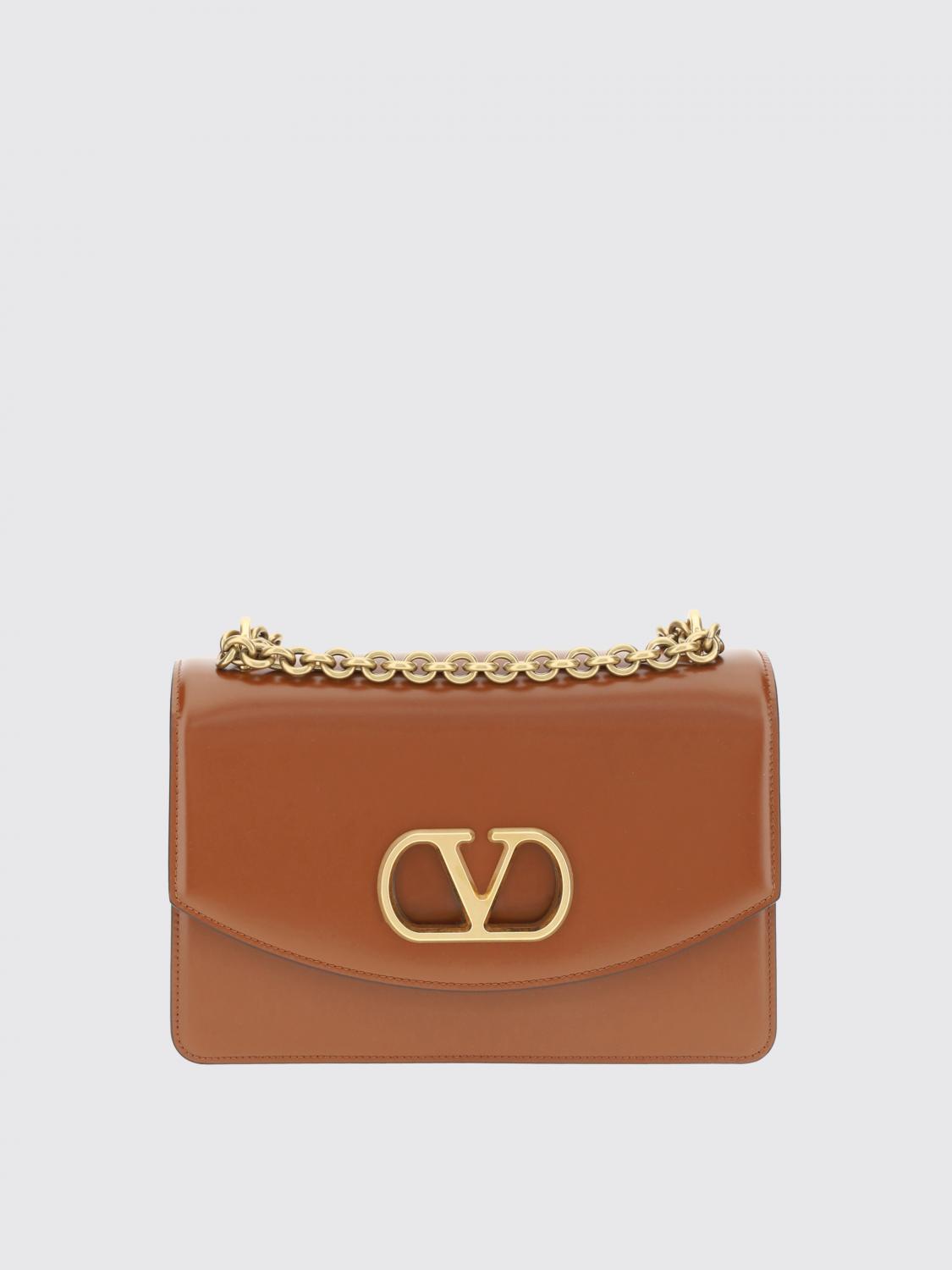 woman's shoulder bag