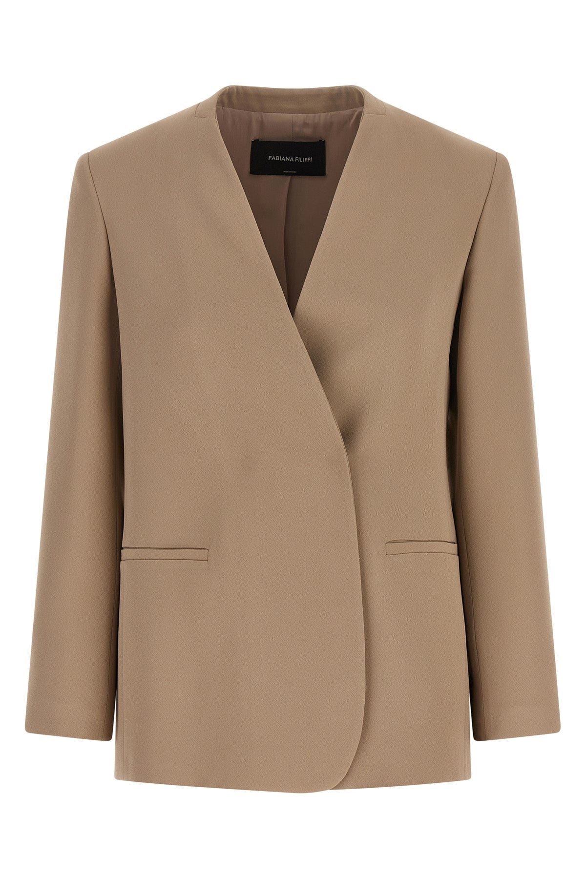 the fabiana filippi blazer stands out for its essential and lapels-free silhouet