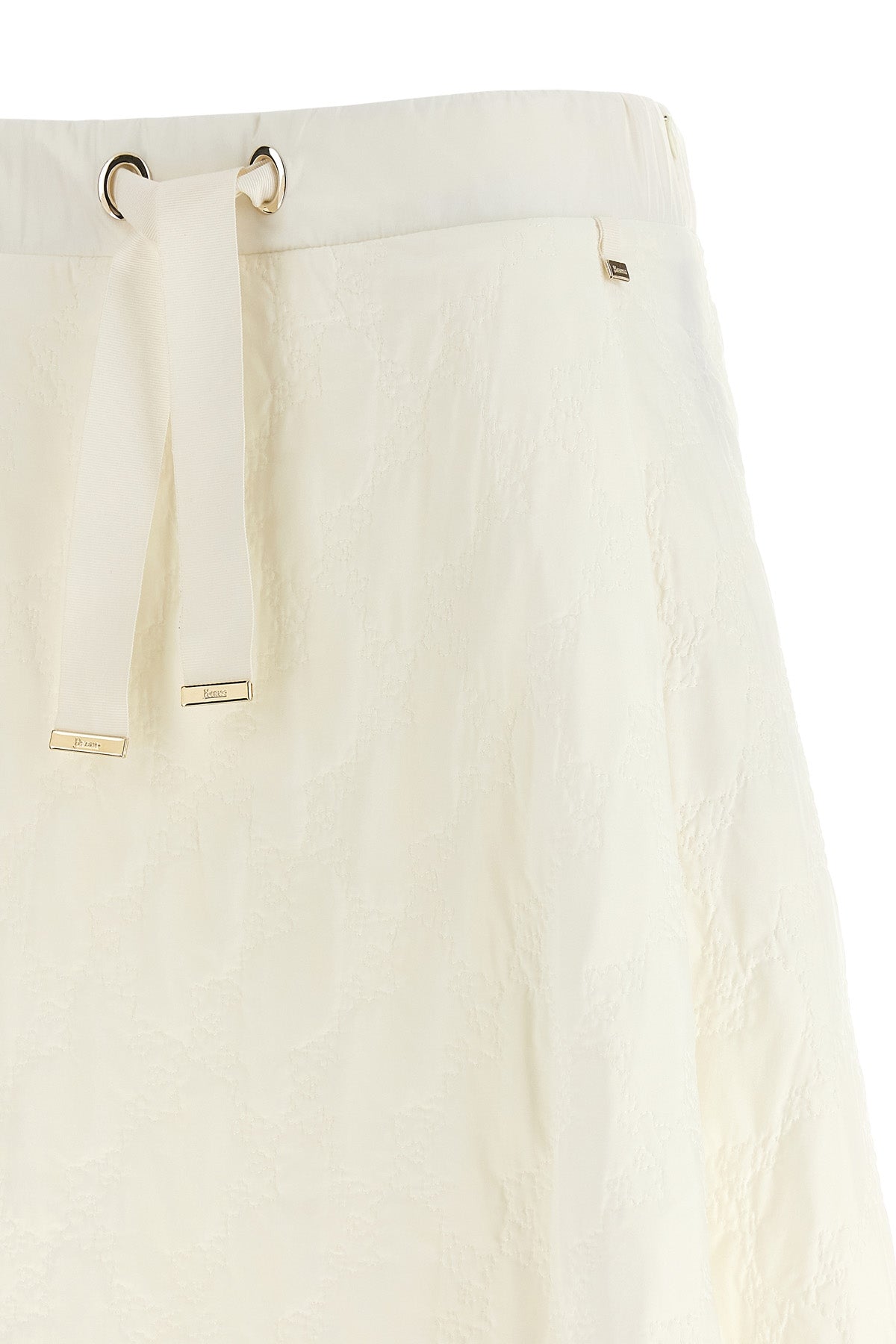 the herno long skirt has a flared and voluminous silhouette