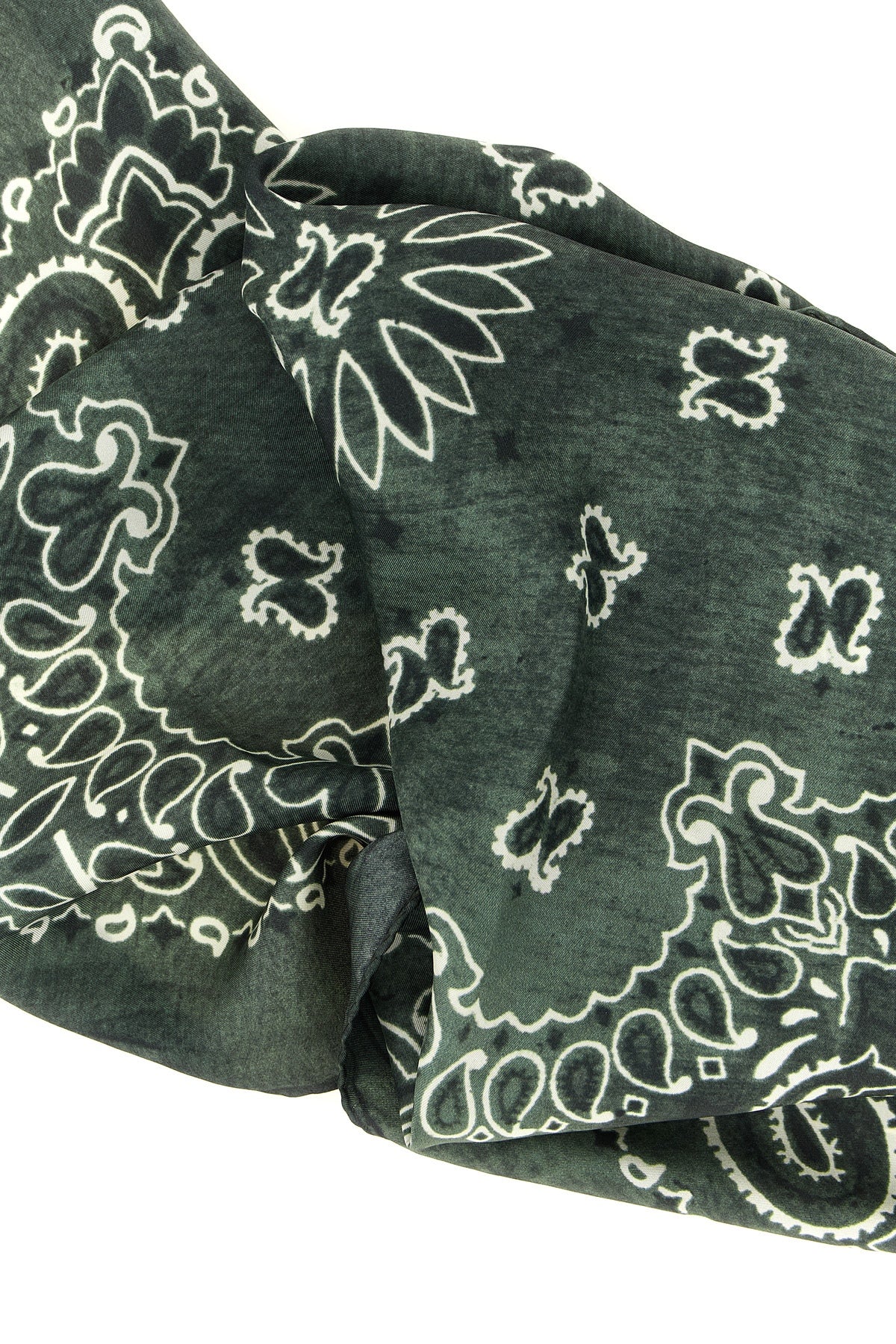 the golden goose scarf represents a refined expression of italian textile manufa