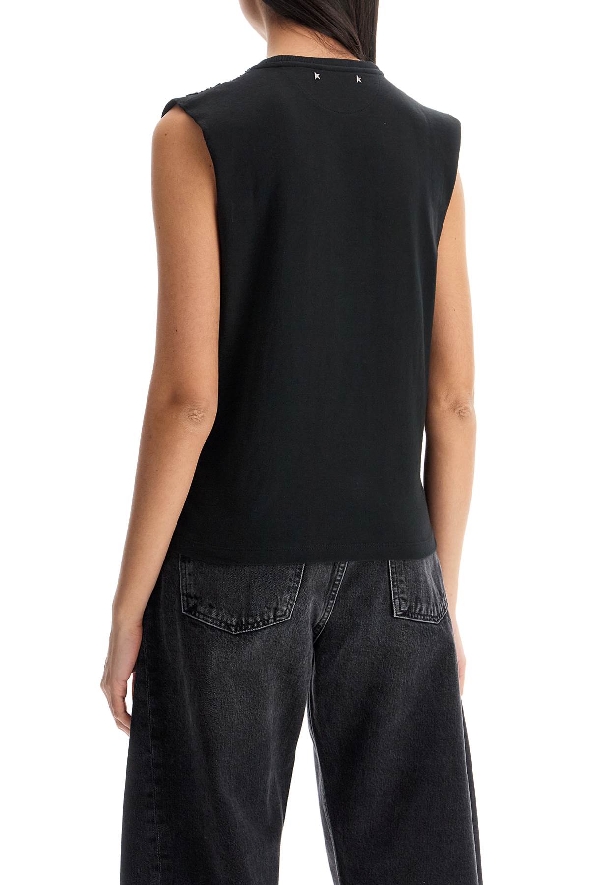 sleeveless top with