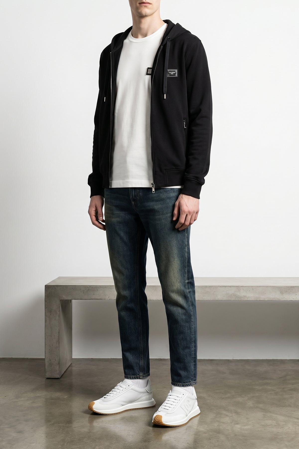 used-effect stone washed cotton denim jeans
