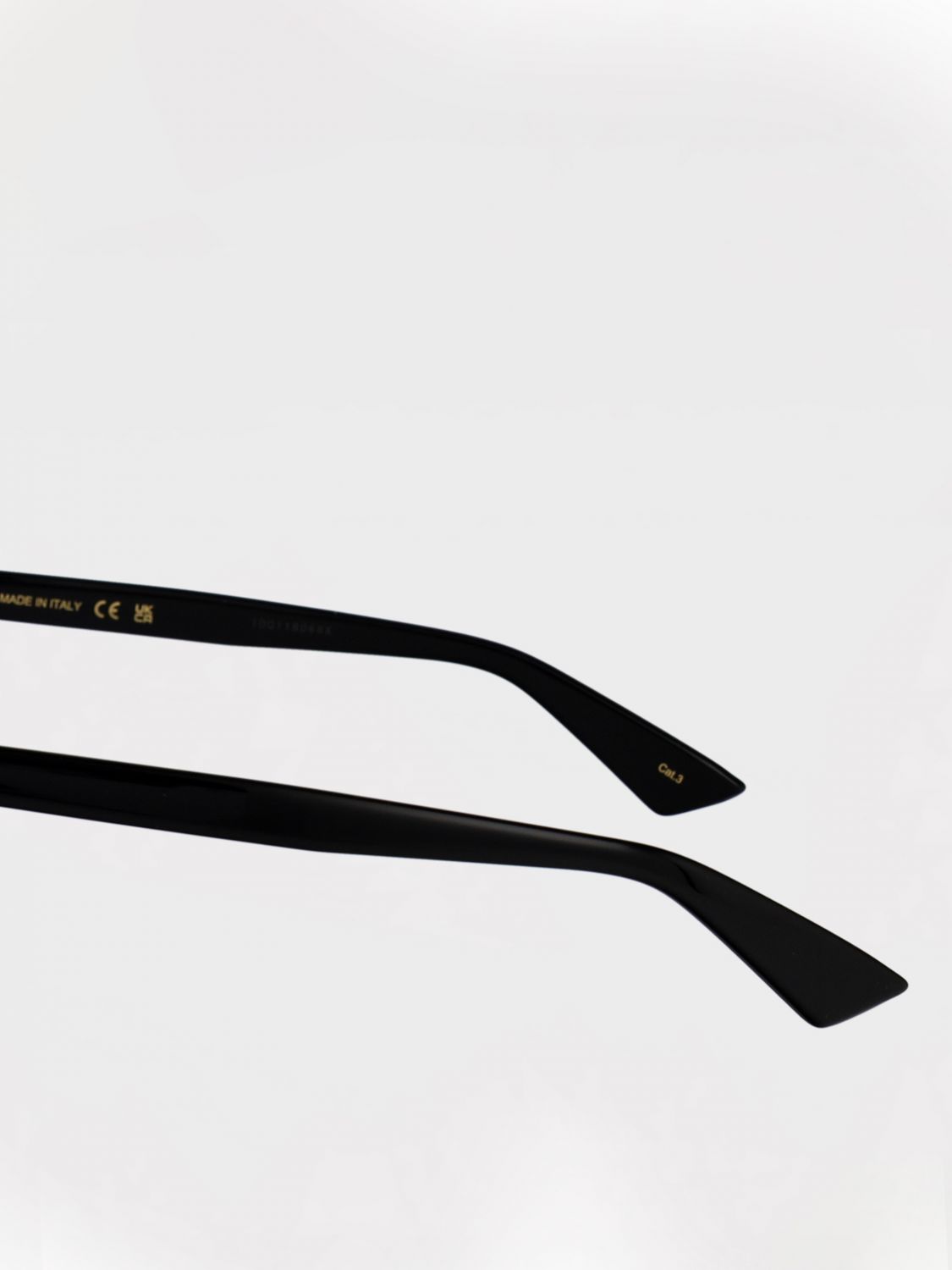 woman's sunglasses