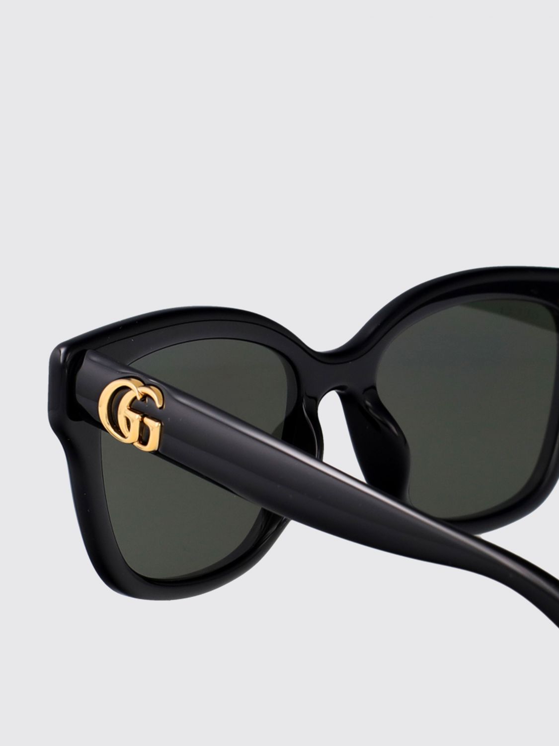 woman's sunglasses