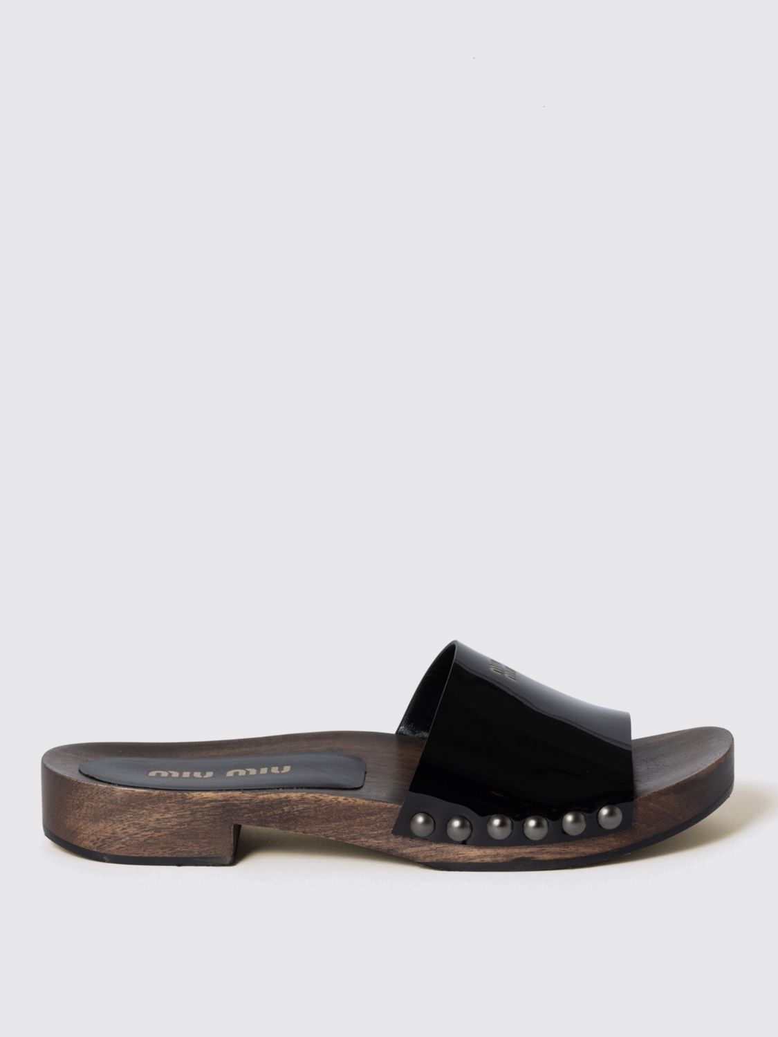 woman's heeled sandal