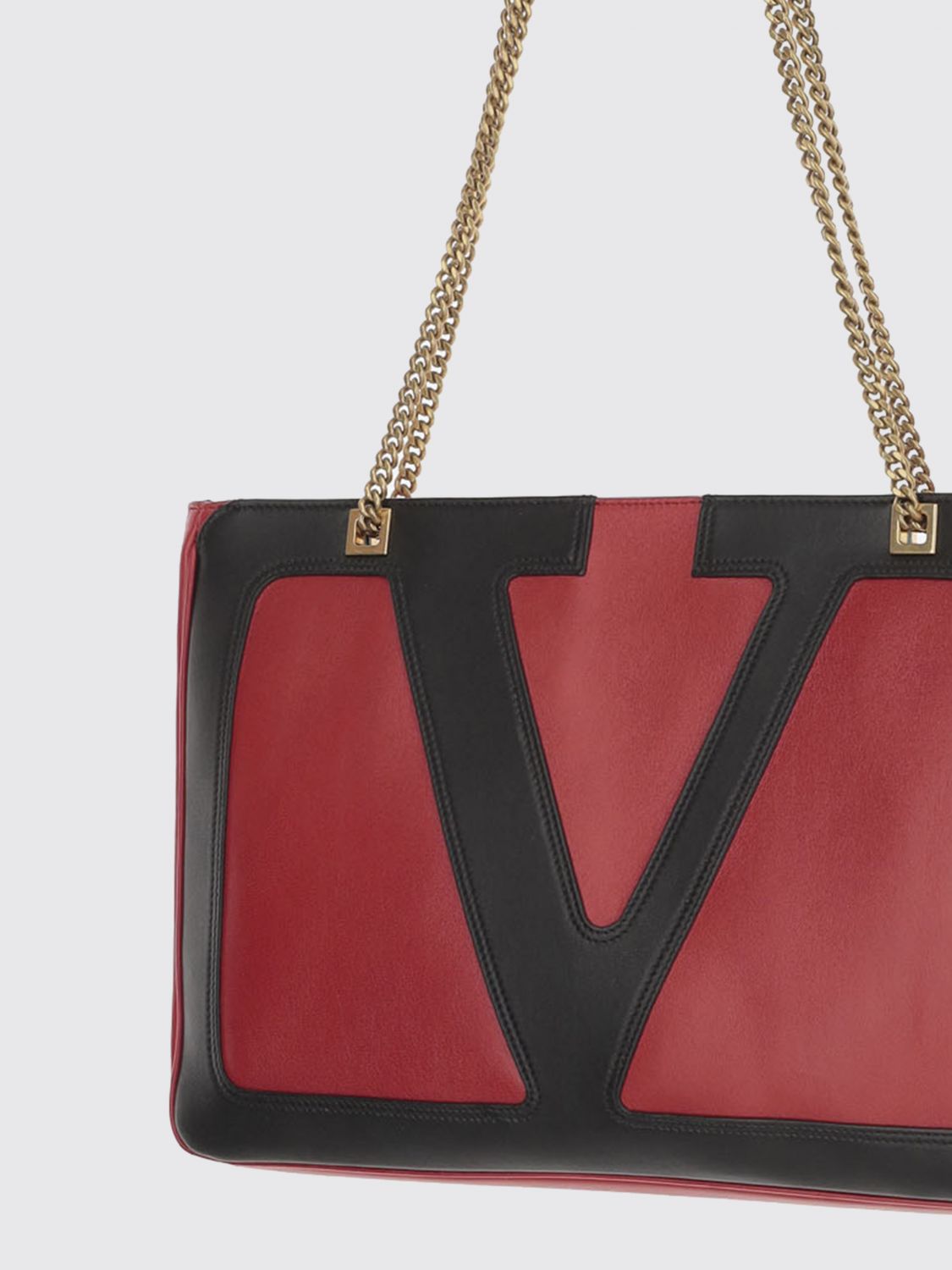 woman's shoulder bag