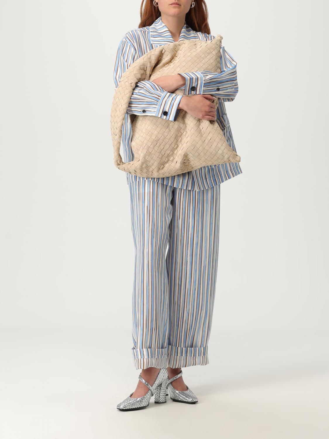 woman's tote bag
