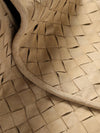 woman's tote bag