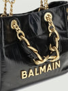 woman's shoulder bag