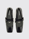 woman's ballet flat