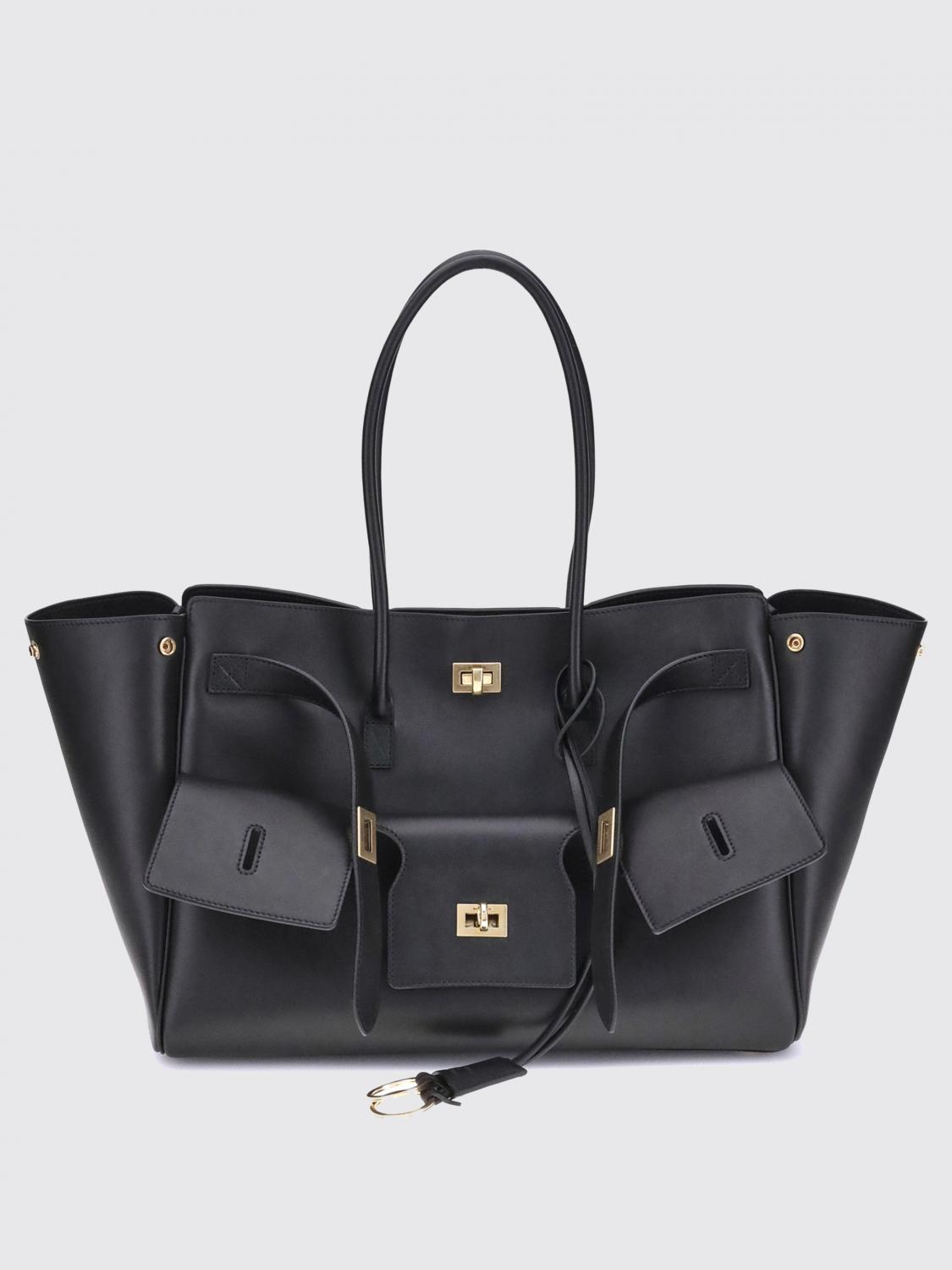 woman's shoulder bag