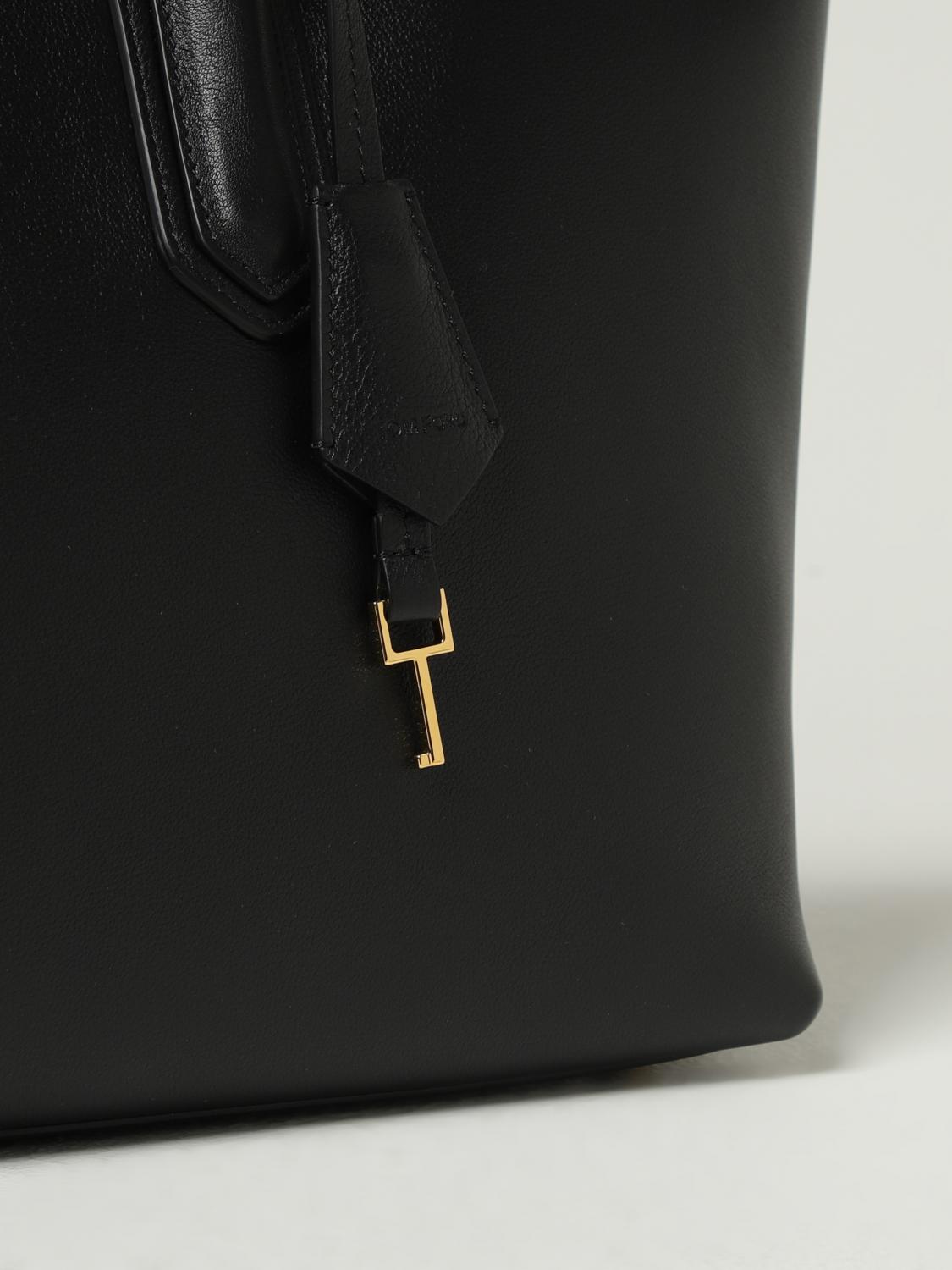 woman's shoulder bag