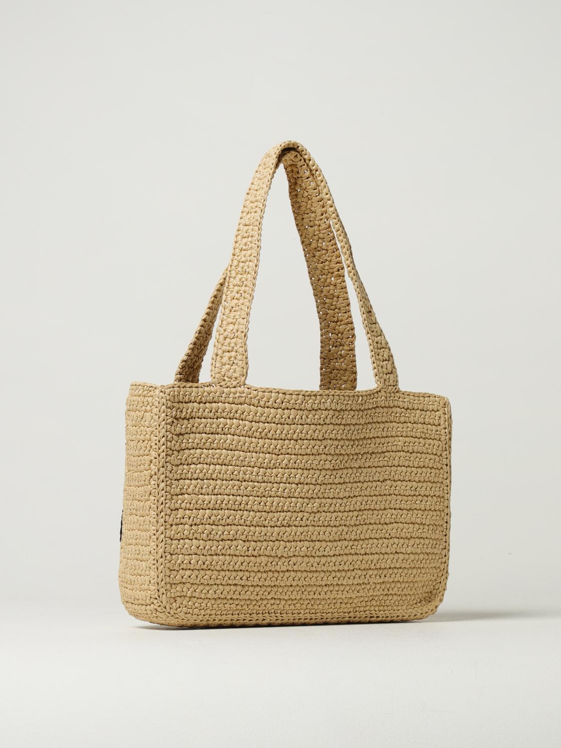 woman's shoulder bag