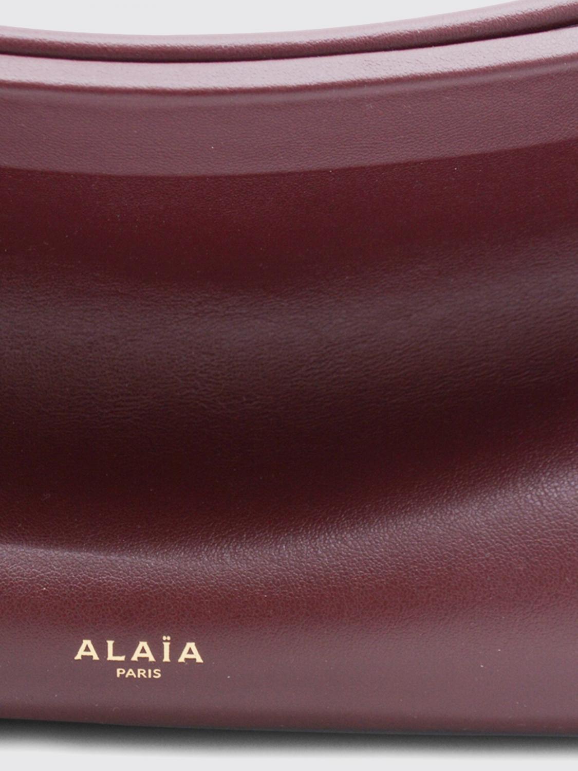 woman's shoulder bag