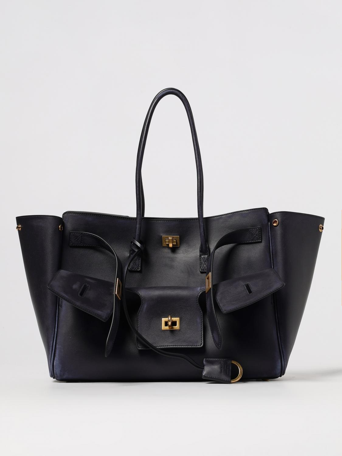 woman's shoulder bag