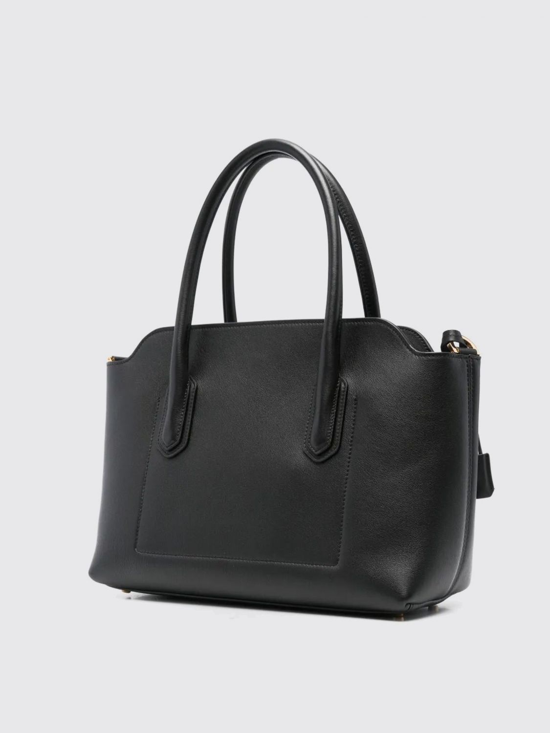woman's shoulder bag