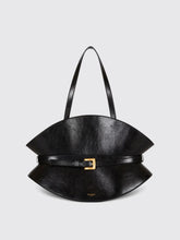 balmain-woman-s-shoulder-bag-fn1dq023lbfo-black