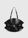 woman's shoulder bag