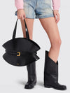 woman's shoulder bag
