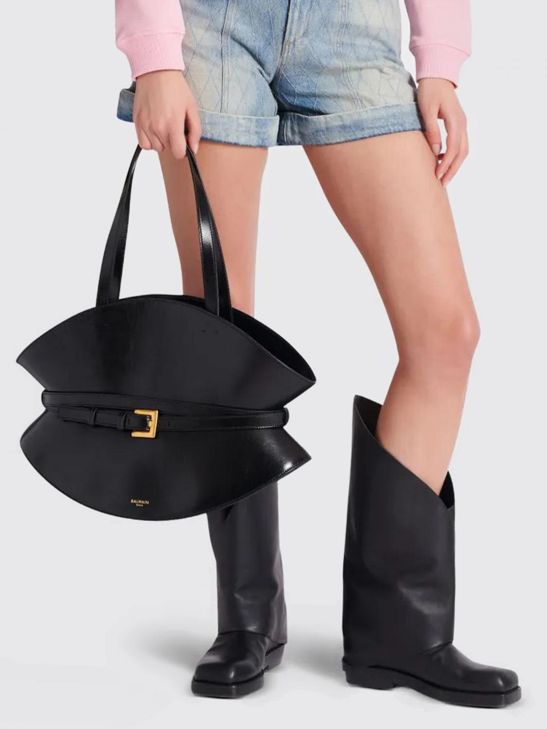 woman's shoulder bag