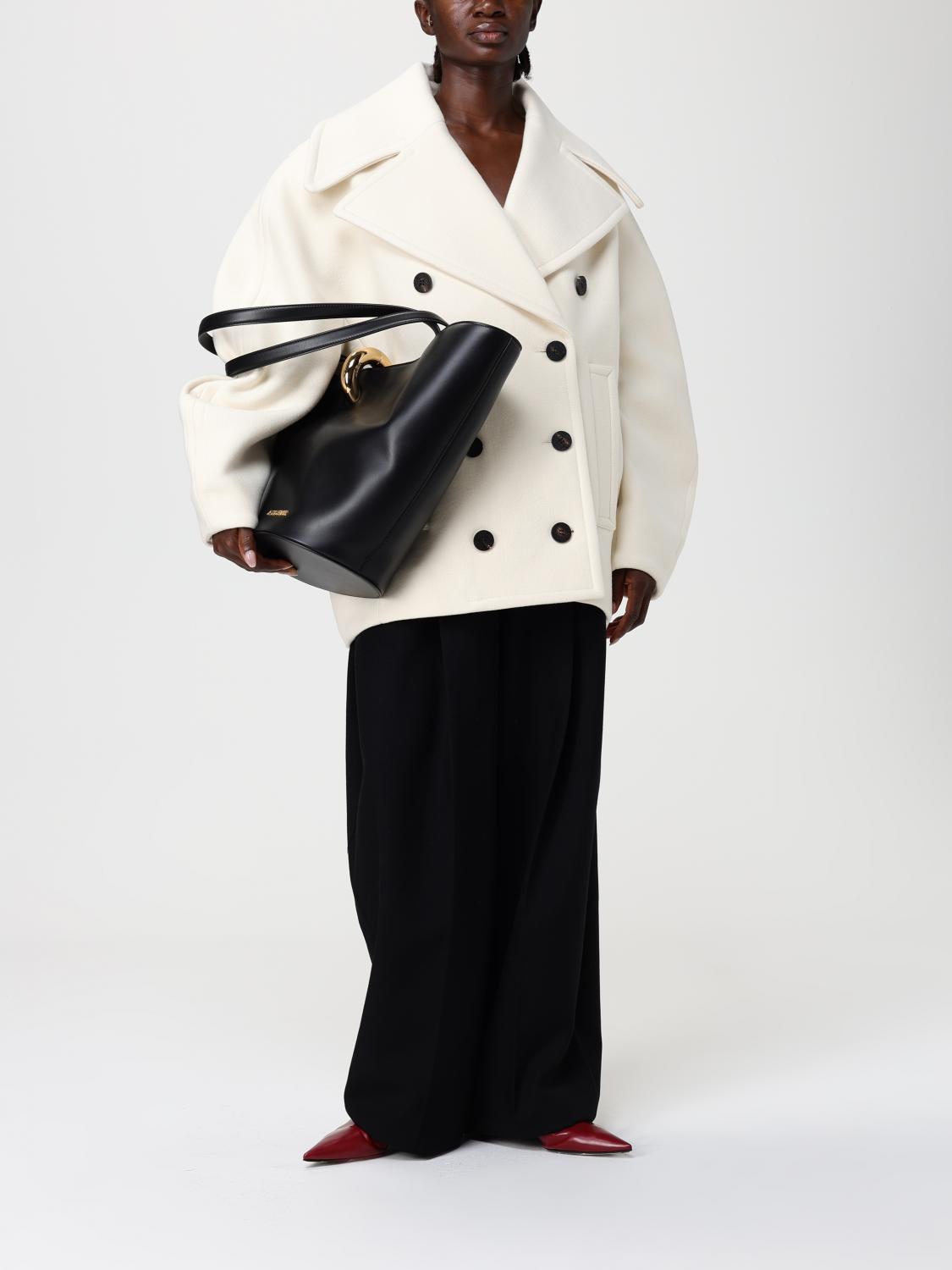 woman's shoulder bag