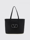 woman's tote bag