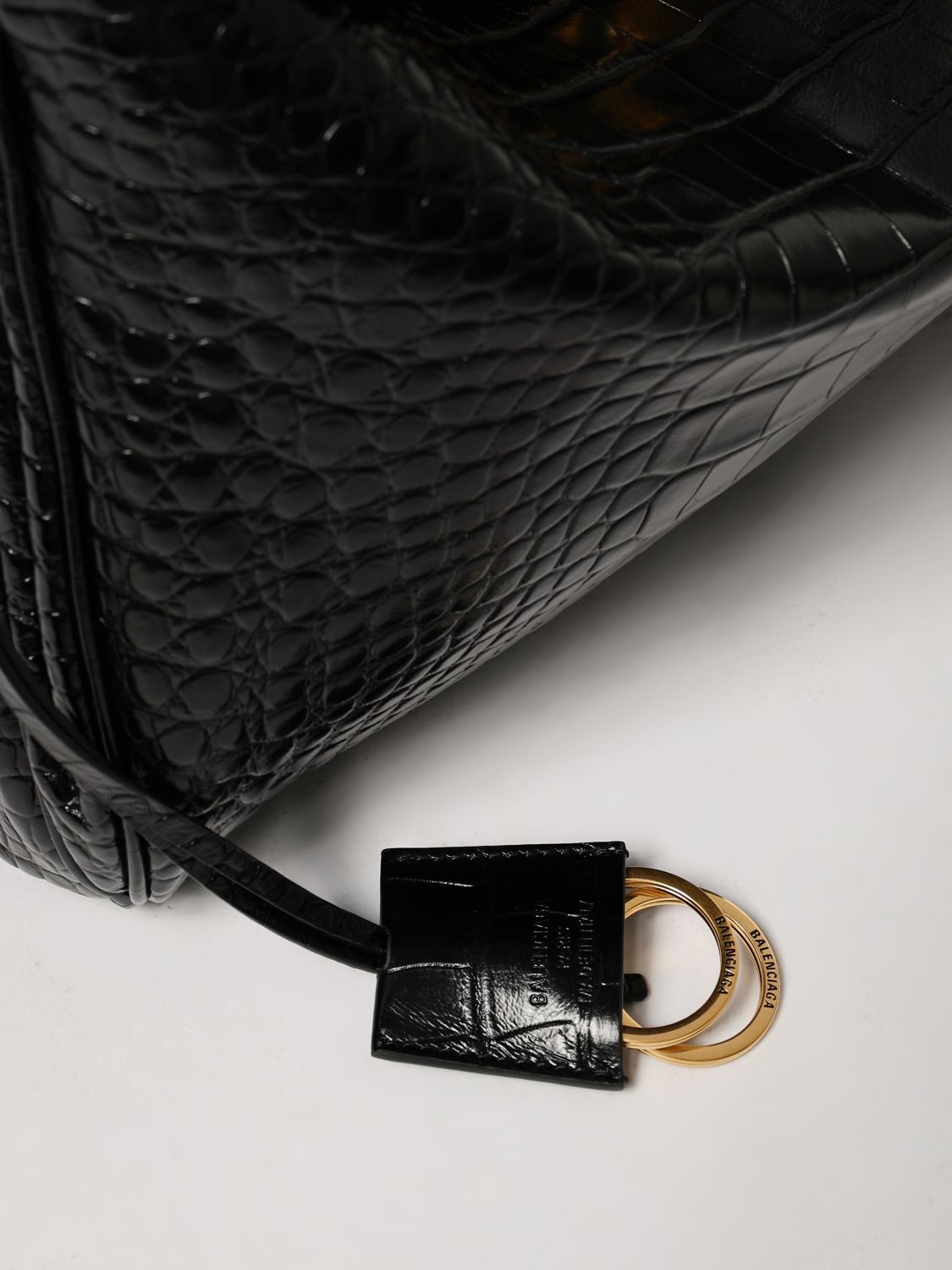 woman's shoulder bag