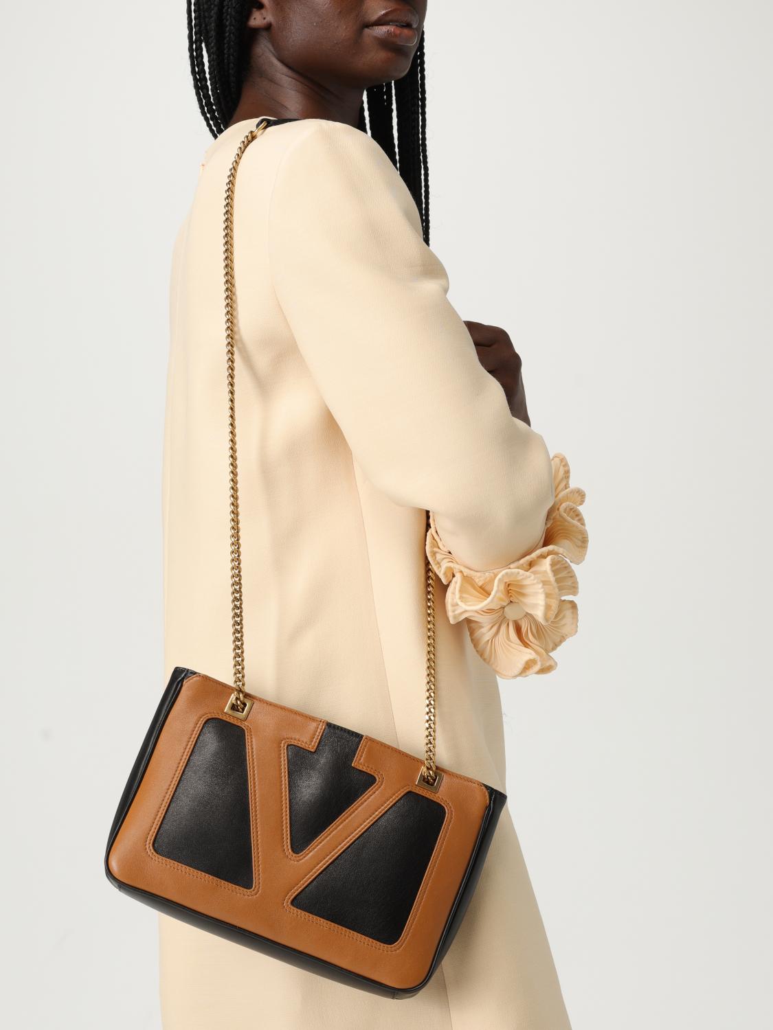 woman's shoulder bag