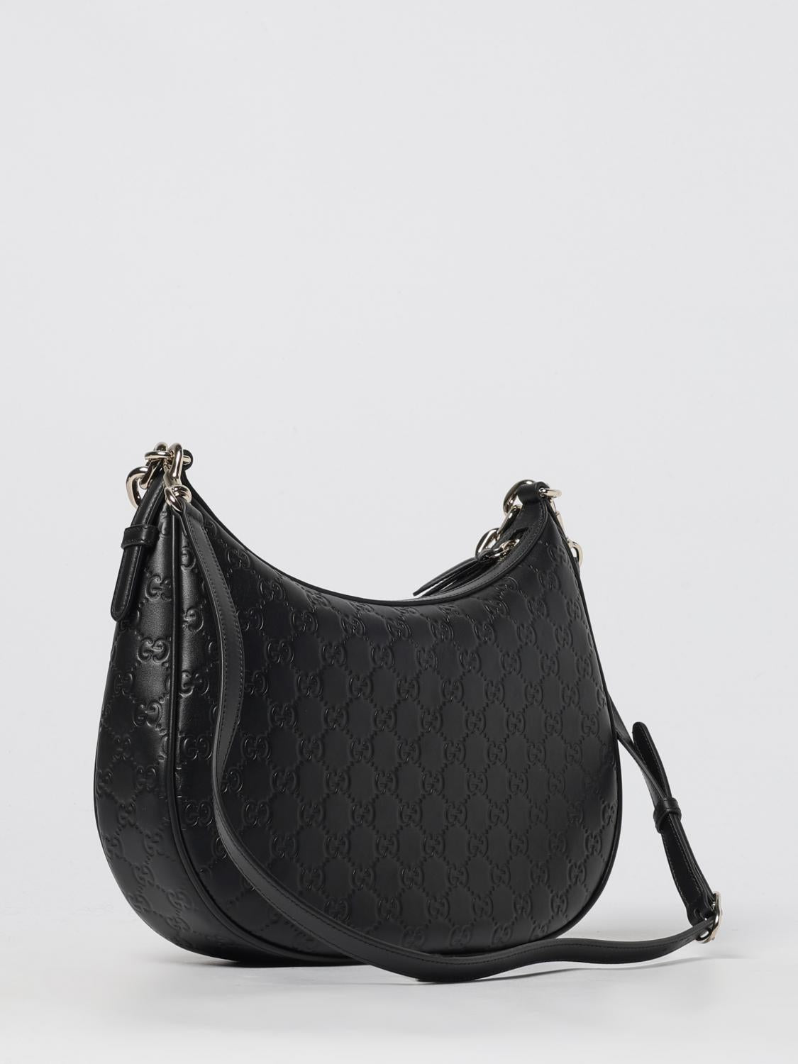 woman's shoulder bag